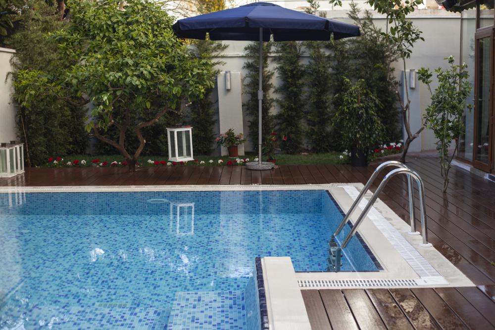 Can Swimming Pools Be Eco-Friendly